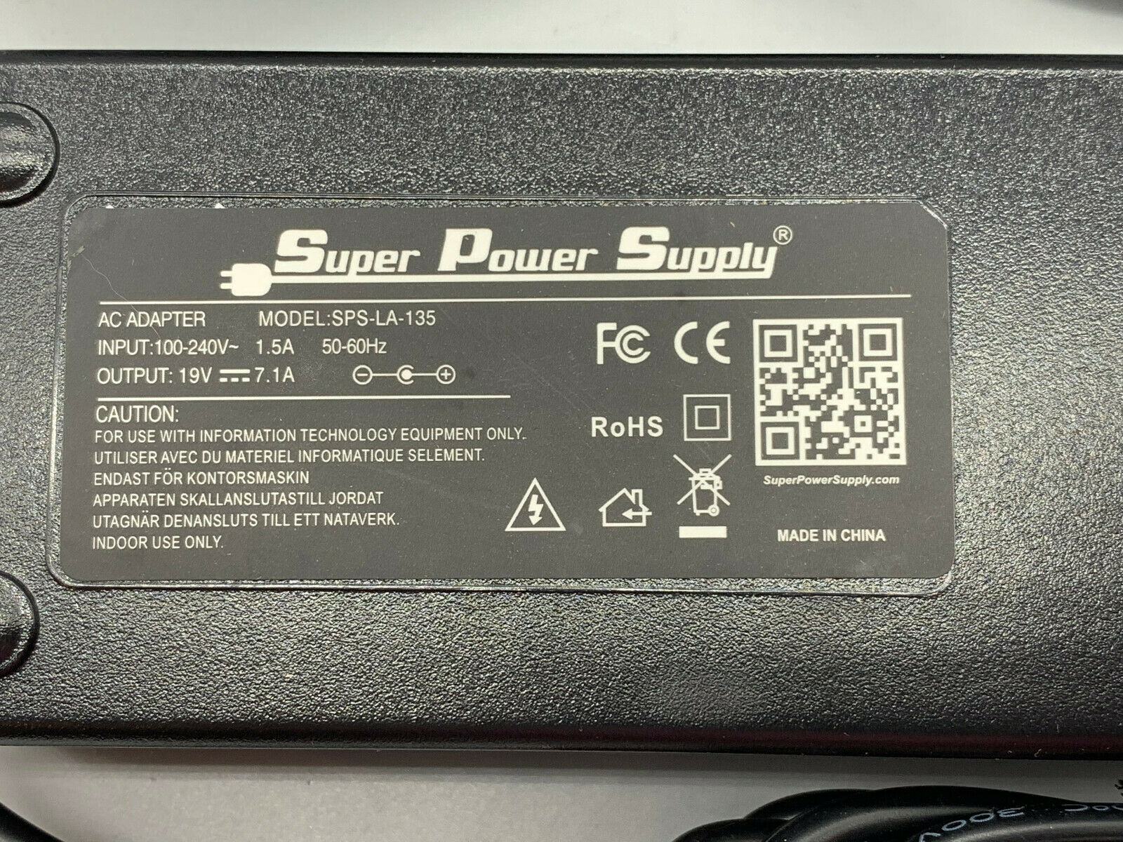 New Super Power Supply SPS-LA-135 19V 7.1A AC-DC Laptop Adapter Charger
